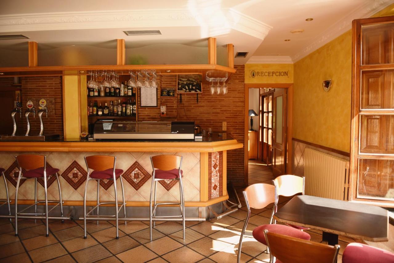 Hostal San Martin Molinos de Duero Exteriör bild